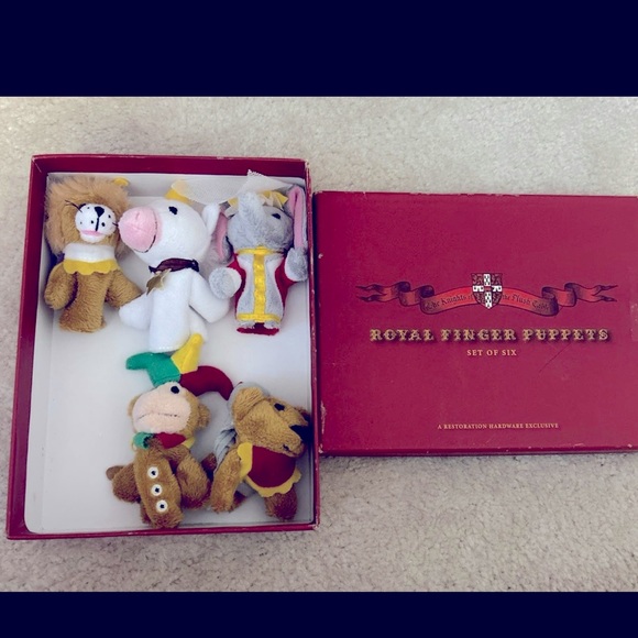 Restoration Hardware Toys Restoration Hardware 5 Royal Finger Puppets Set The Knights Of The